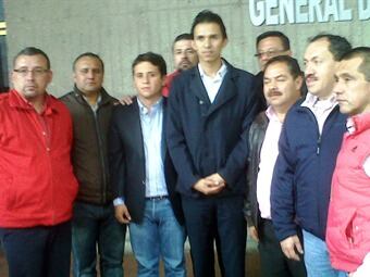 Diputados a las fueras de la Procuraduría Foto: Carlos Gómez - W Radio.