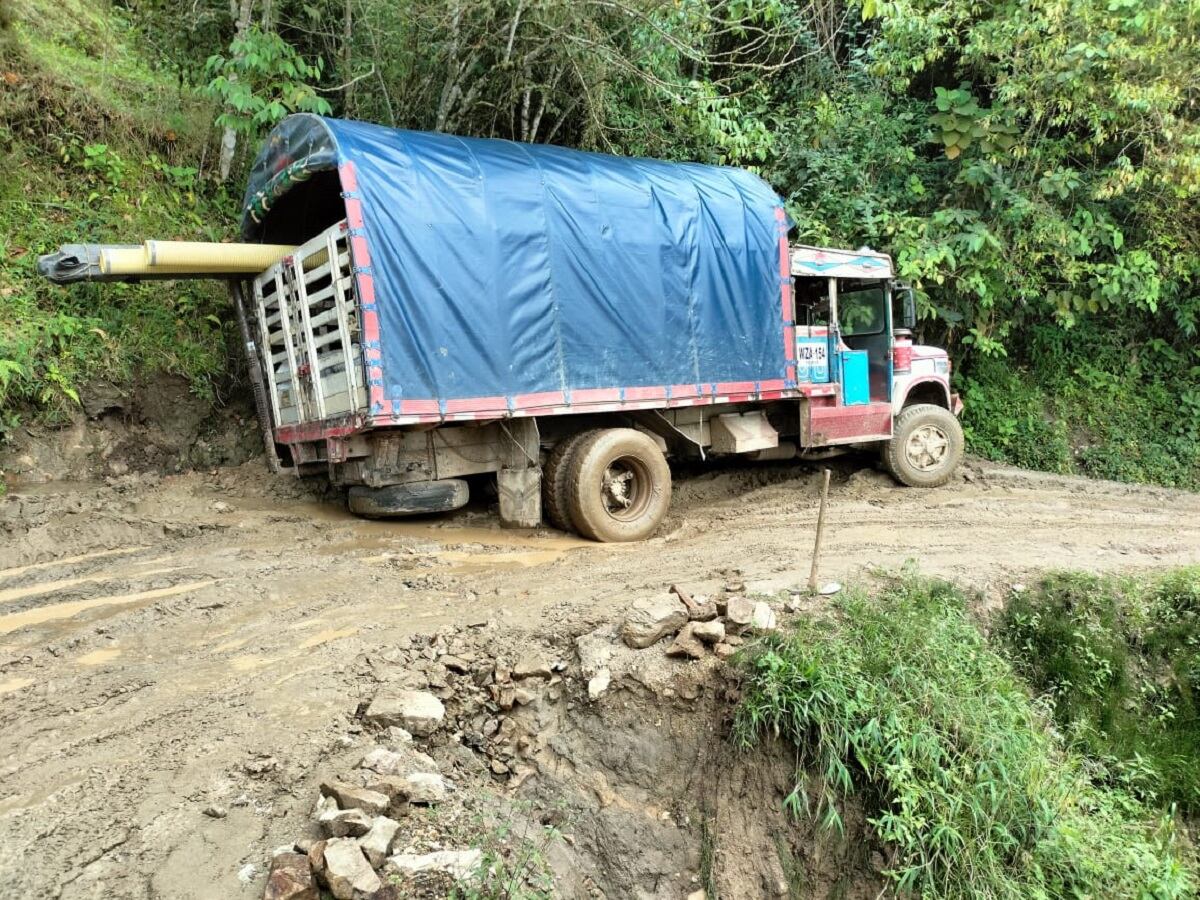 Transportadores reportan dificultades por el invierno en varias vías del Tolima.