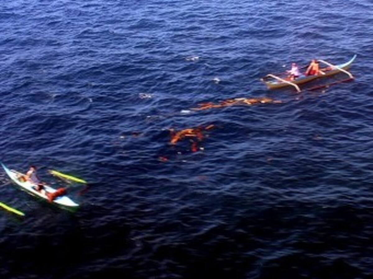 8 personas desaparecidas por naufragio de embarcación en el pacífico