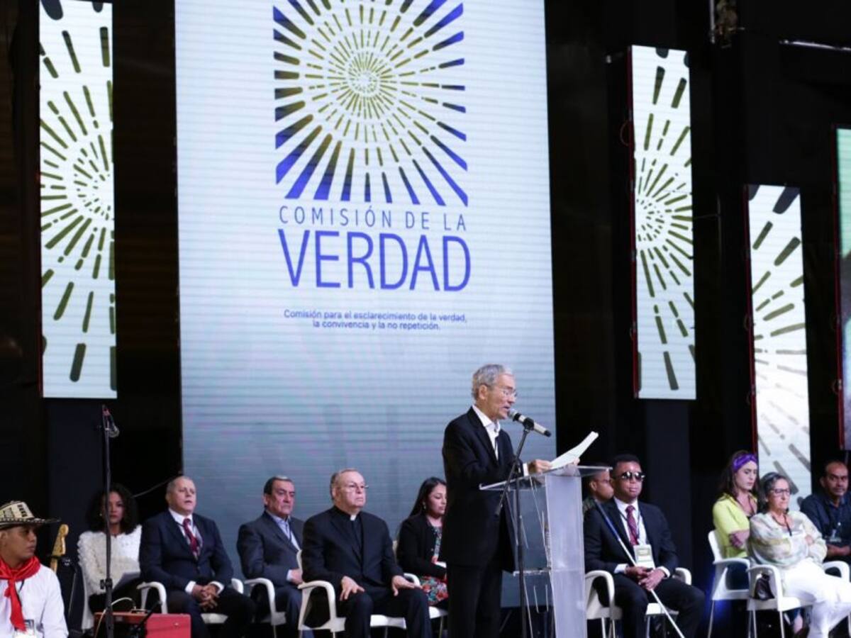 Habla demandante sobre fallo para enseñar informe de Comisión de la Verdad a FF.MM