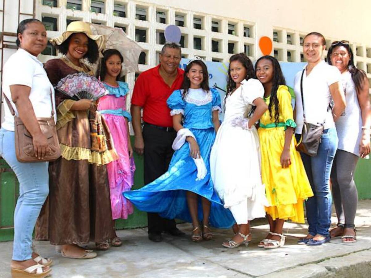 Colegio de Turbaco conmemoró el día de la Raza y celebró encuentro de culturas en “English Day”