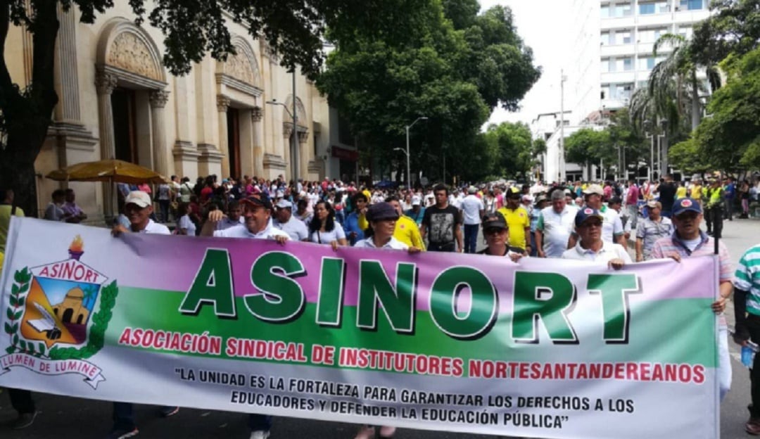 Docentes de Cúcuta hacen platón al no recibir sueldo