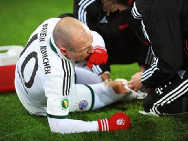 Arjen Robben se lesionó y solo volverá a mediados de enero