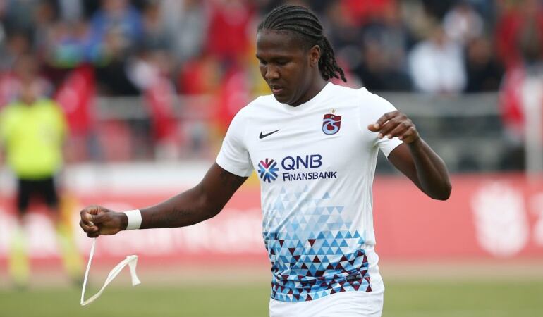 Hugo Rodallega durante un juego del Trabzonspor  de Turquía.
