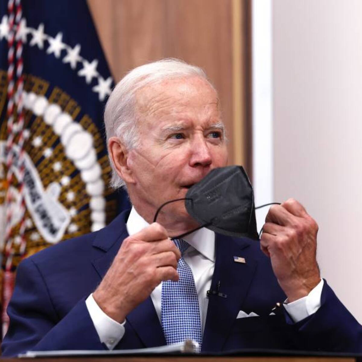 Biden regresa a aislamiento tras dar por tercer día, positivo para COVID-19