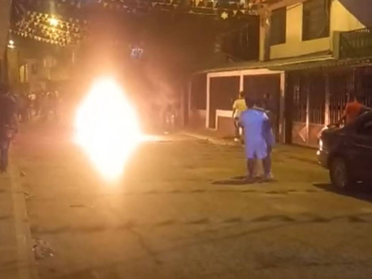 En Ibagué la comunidad le quemó la moto a dos ladrones de celulares