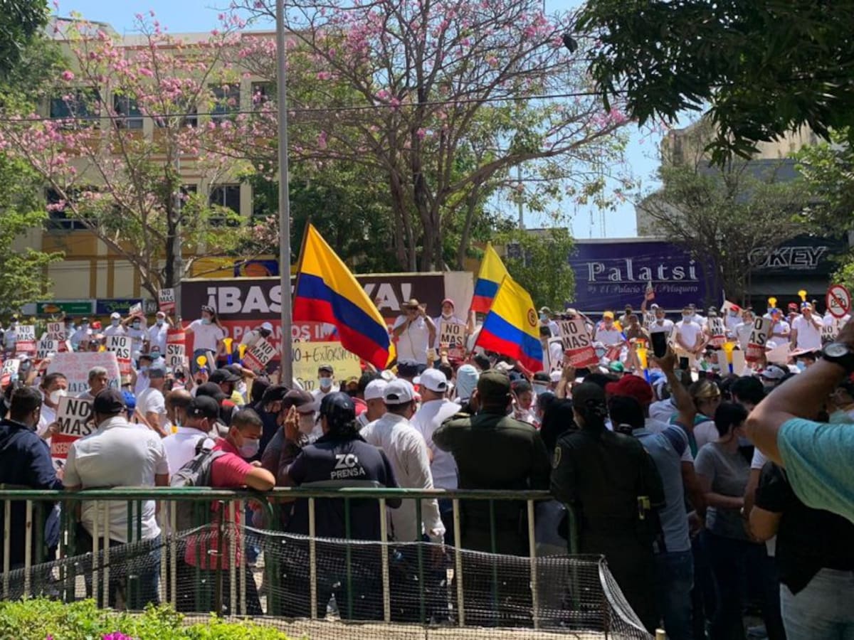 Multitudinaria marcha de comerciantes en Barranquilla contra la extorsión