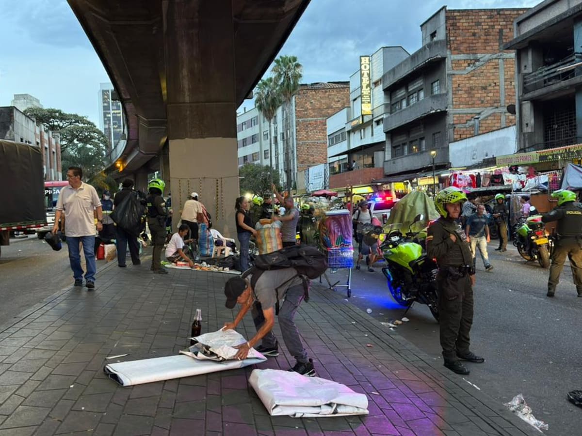 Un megaoperativo en el centro de Medellín dejó 95 armas cortopunzantes incautadas