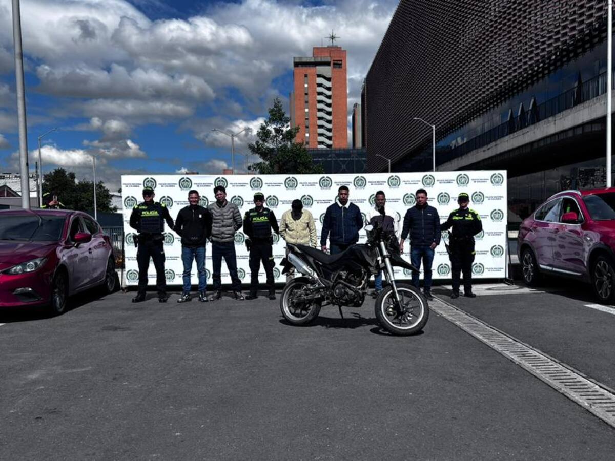 Cae banda del ‘Carro Rojo’: al día se roban al menos 30 carros en Bogotá, asegura secretario de Seguridad