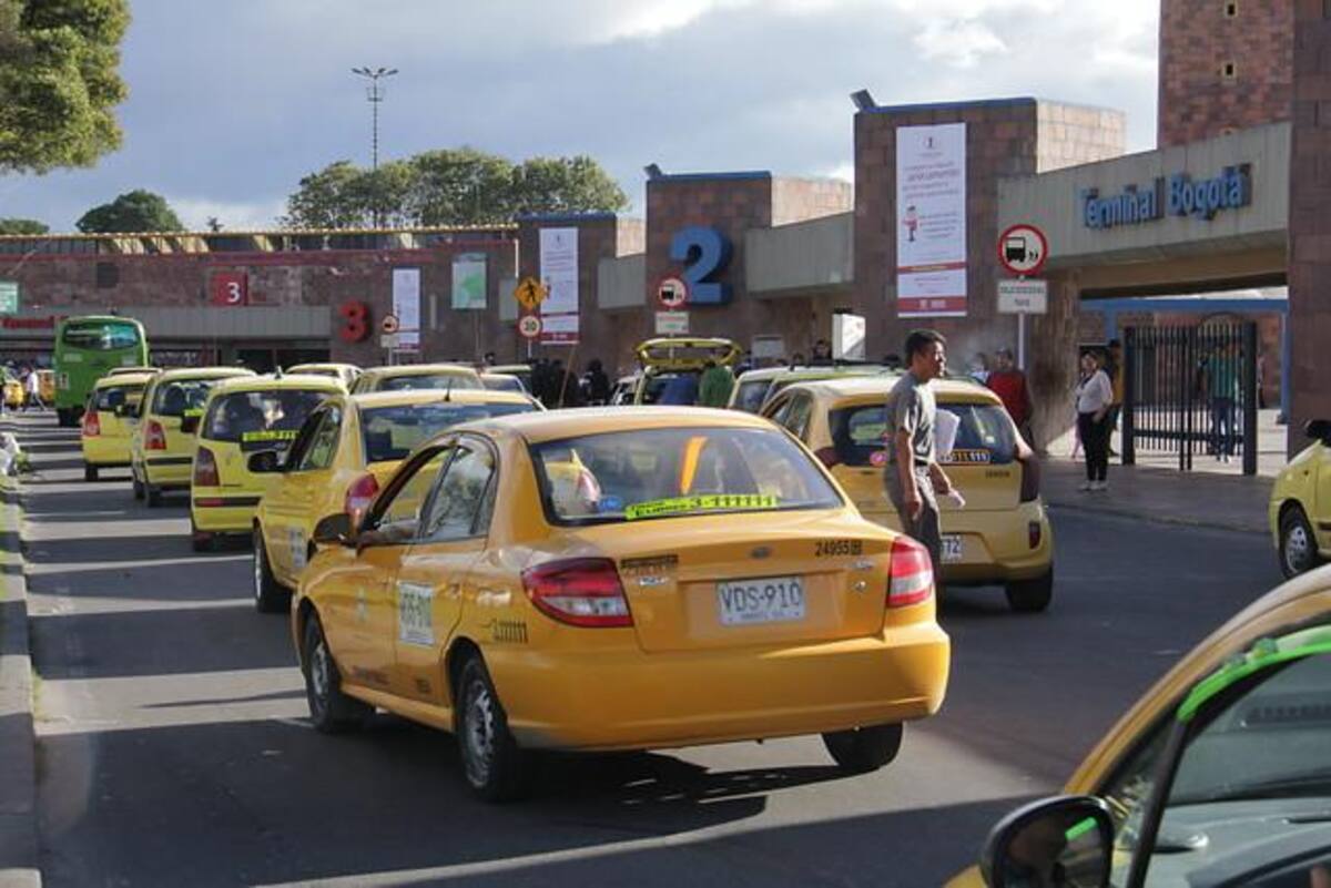Desde el 24 de diciembre la terminal de transporte y el aeropuerto El Dorado han estado con gran afluencia de pasajeros que irán a otras ciudades o países para disfrutar de las fiestas de esta época. Fin de año no será la excepción.