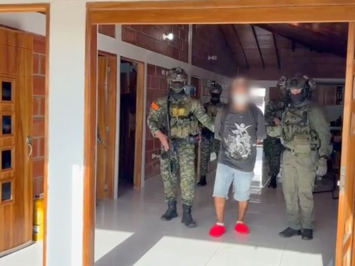 Detalles: Al influencer Javier Arias Stun lo capturaron con cinco armas y casi dos mil cartuchos