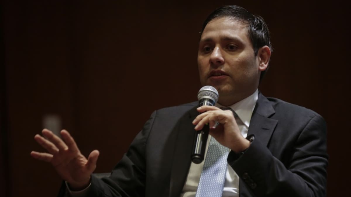 La carrera que tiene pendiente Mauricio Lizcano, nuevo presidente del Congreso.