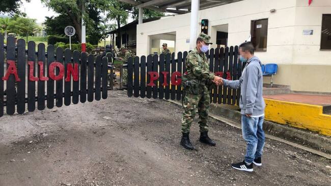 El hombre de 25 años de edad dentro del grupo delincuencial tenía la misión de reclutar menores de edad.