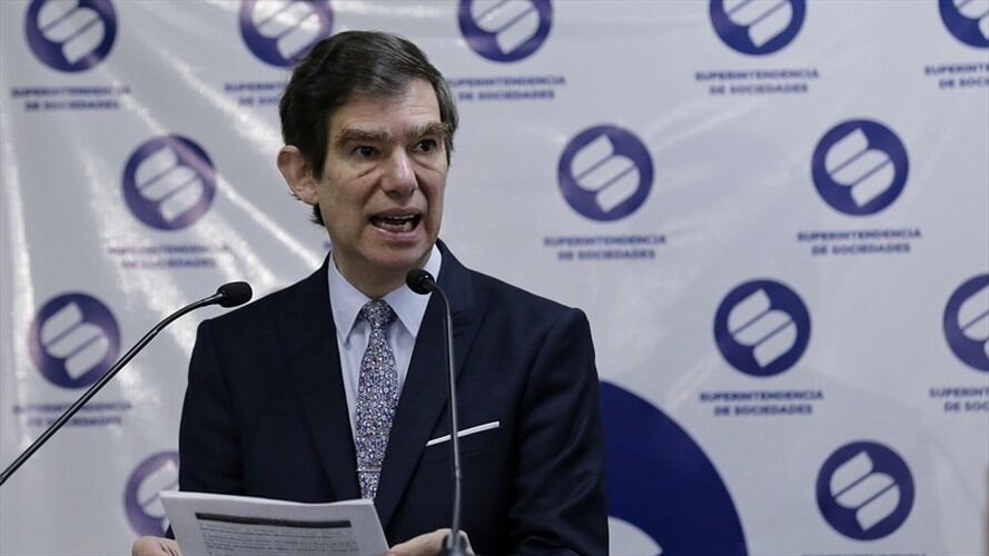 Rueda de prensa con el superintendente de sociedades Francisco Reyes Villamizar. . Foto: Colprensa