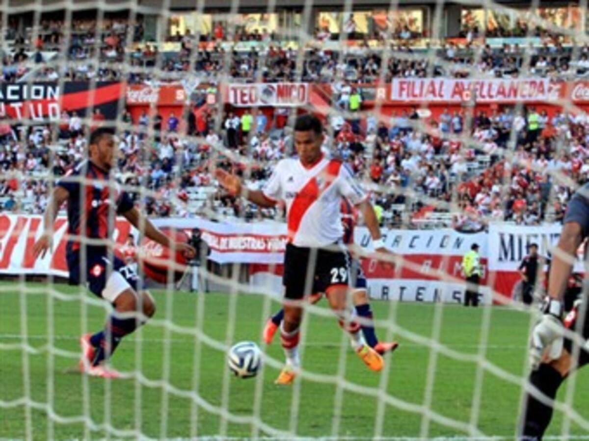 Teo Gutiérrez le da el triunfo a River sobre el actual campeón San Lorenzo