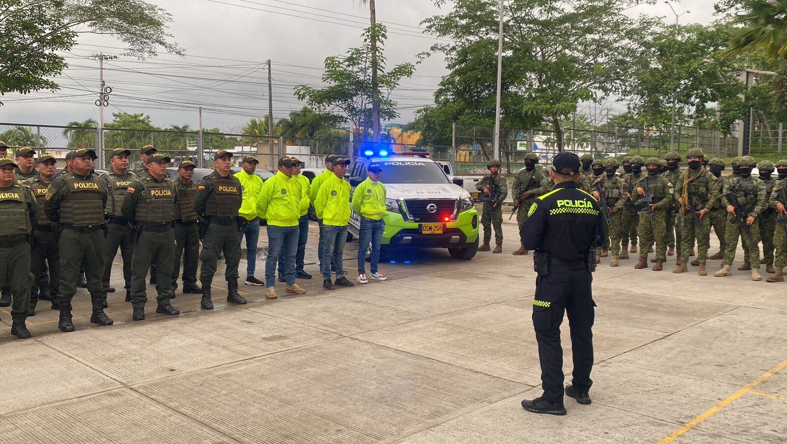 Con este nuevo grupo ya son 215 los refuerzos en el departamento. Foto / Policía