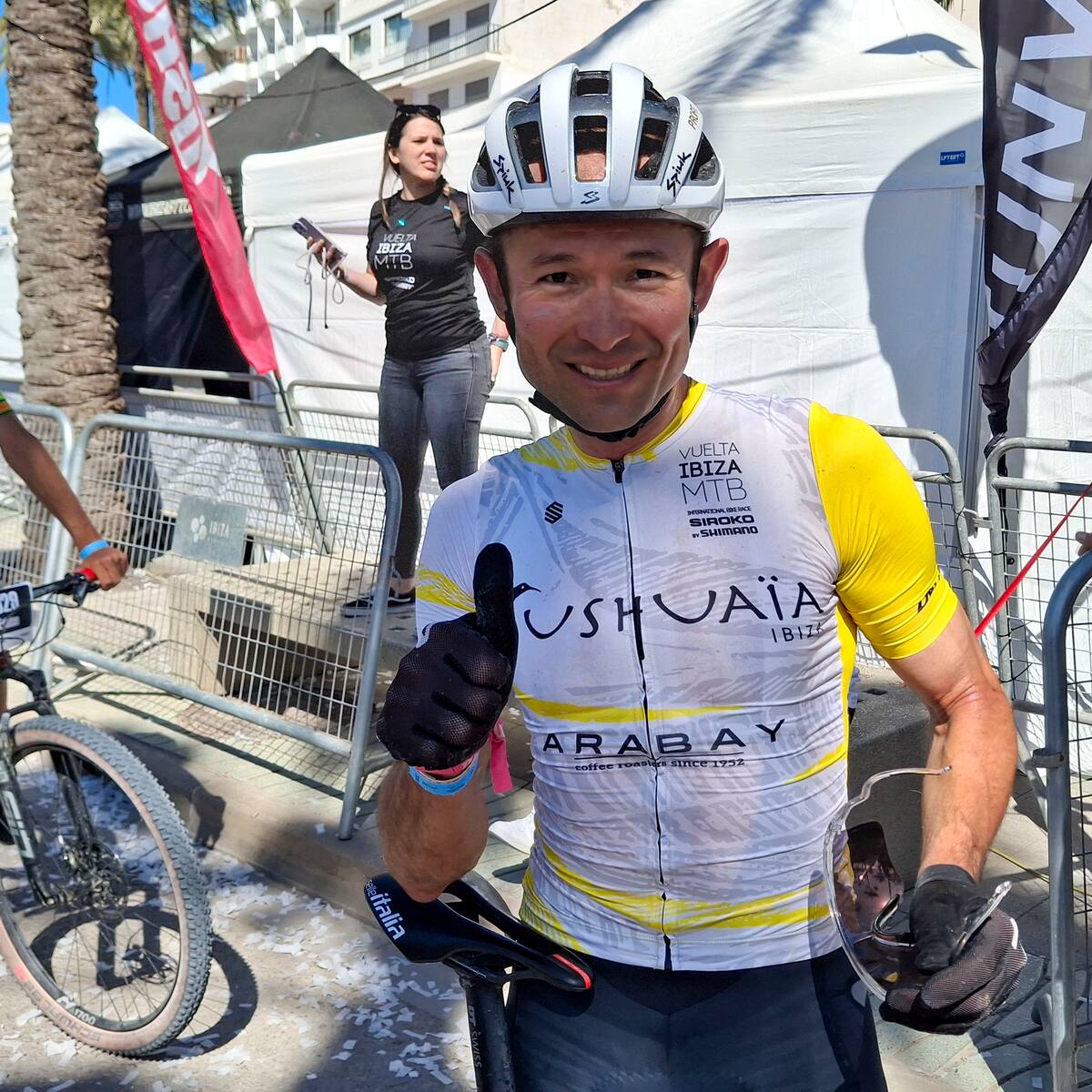 Título de la Vuelta a Ibiza 2025 con aroma colombiano de la mano de Leonardo Pérez