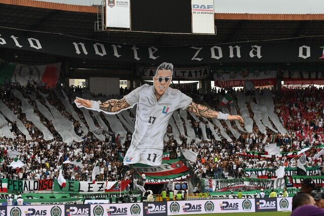 Tifo de Dayro Moreno en el estadio Palogrande de Manizales / Colprensa.