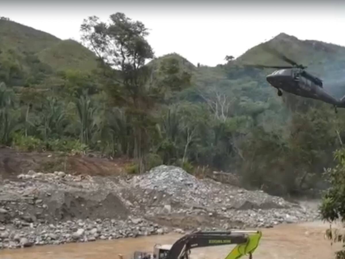 Destruyen maquinaria dedicada a la minería ilegal en el Tolima: pertenecía a alias ´Iván Mordisco´