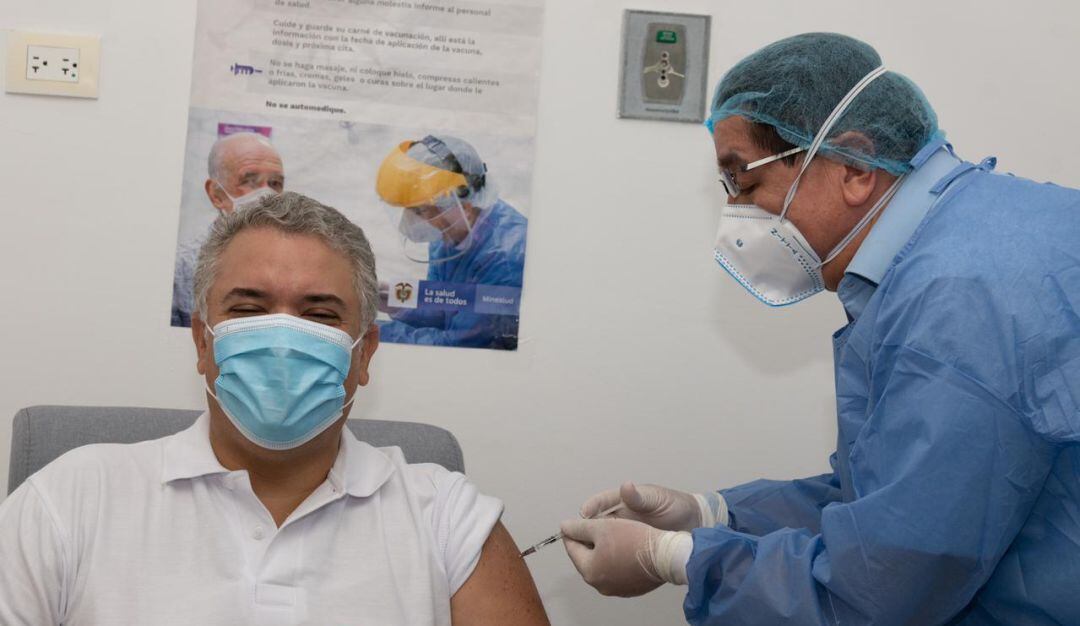 El mandatario anunció al país que le fue aplicada la segunda dosis de la vacuna en la ciudad de Cartagena