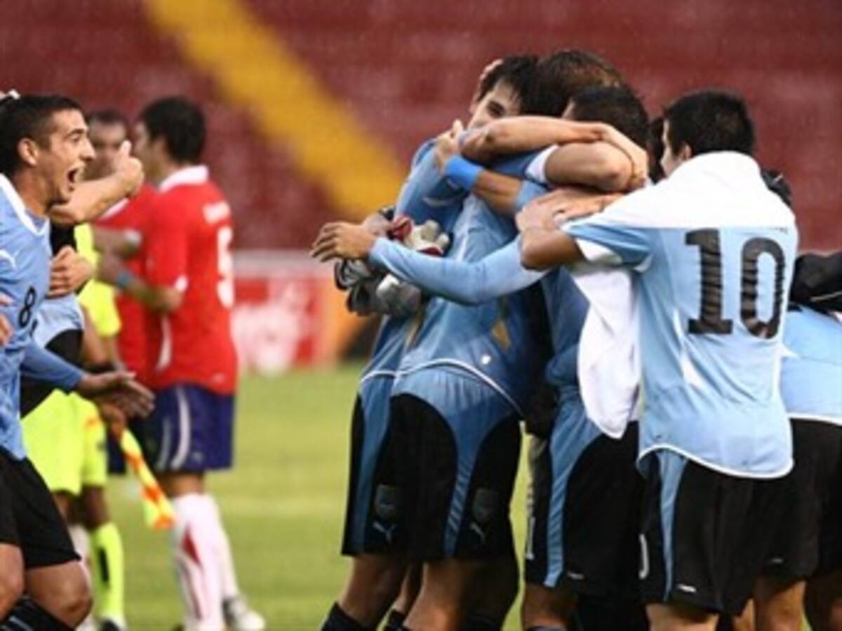 Uruguay se clasifica al Mundial y le quita la posibilidad de los Olímpicos a Chile