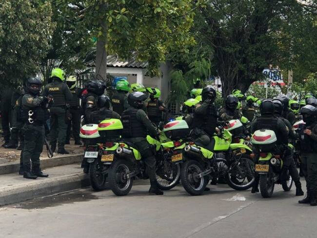 Alcalde de Cartagena dispersó a policías y evitó desmanes durante protesta