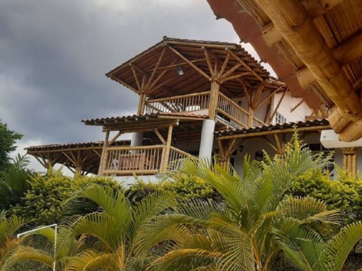 ¿Cuántos alojamientos en el Quindío se encuentran en la informalidad?