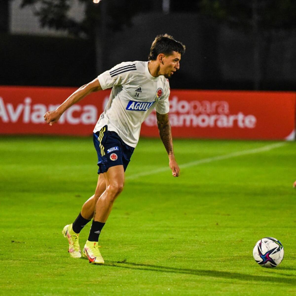 Daniel Muñoz, lateral de la Selección Colombia.