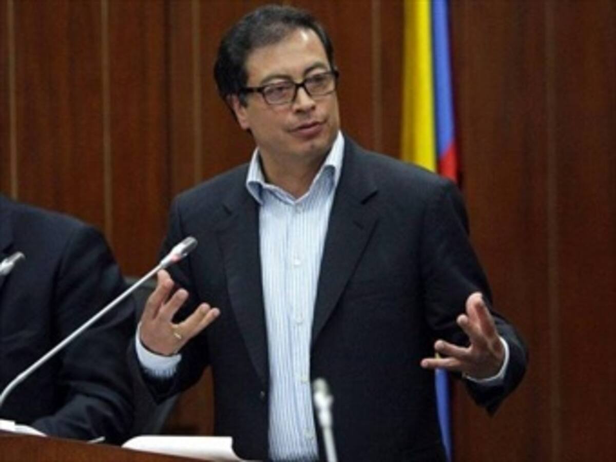 El contralor quiere exponer a la muerte a niños y niñas: Petro
