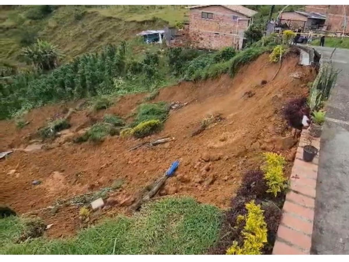 Declaran calamidad pública en Granada, Antioquia, por derrumbe que dejó nueve viviendas evacuadas