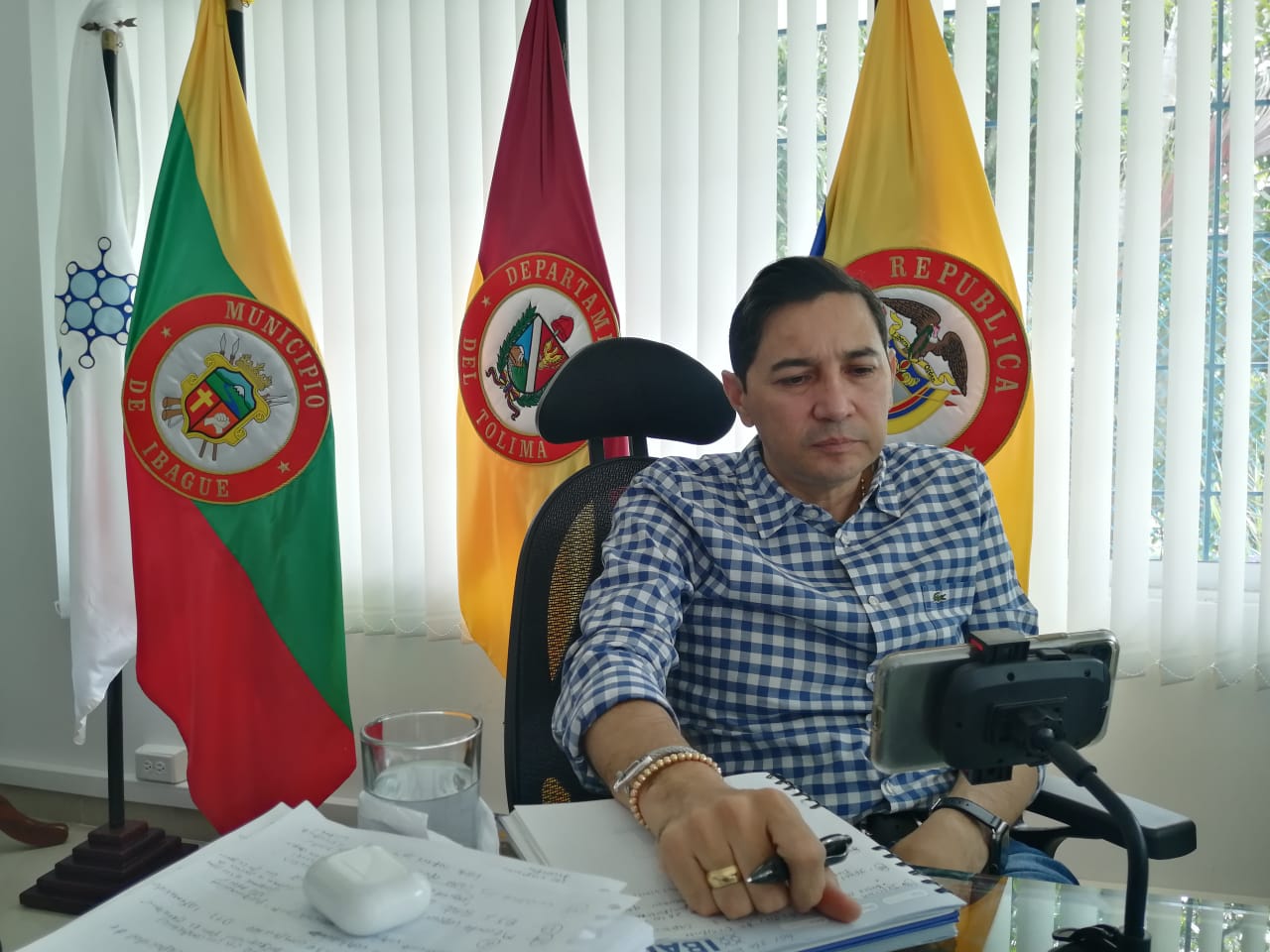 El mandatario local es investigado por el aparente uso indebido del estadio Murillo Toro.