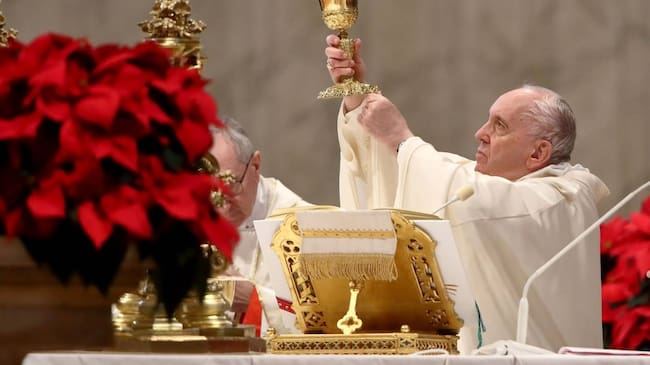 El papa Francisco durante la primera misa del 2022 en El Vaticano. Foto: Getty