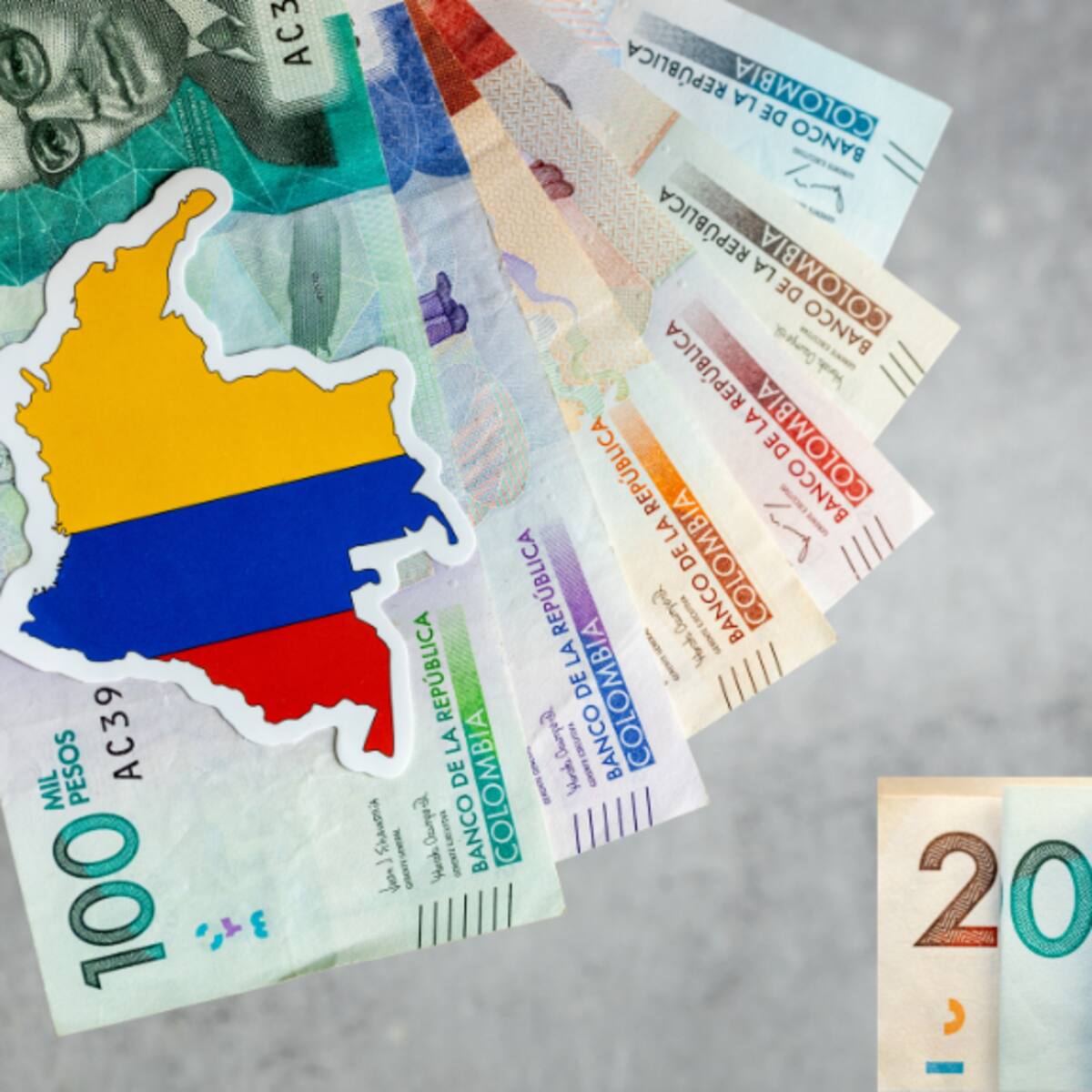 Cuánto subió el salario minimo en 2025 y el auxilio de transporte: Comparación SMLV en Colombia 2024