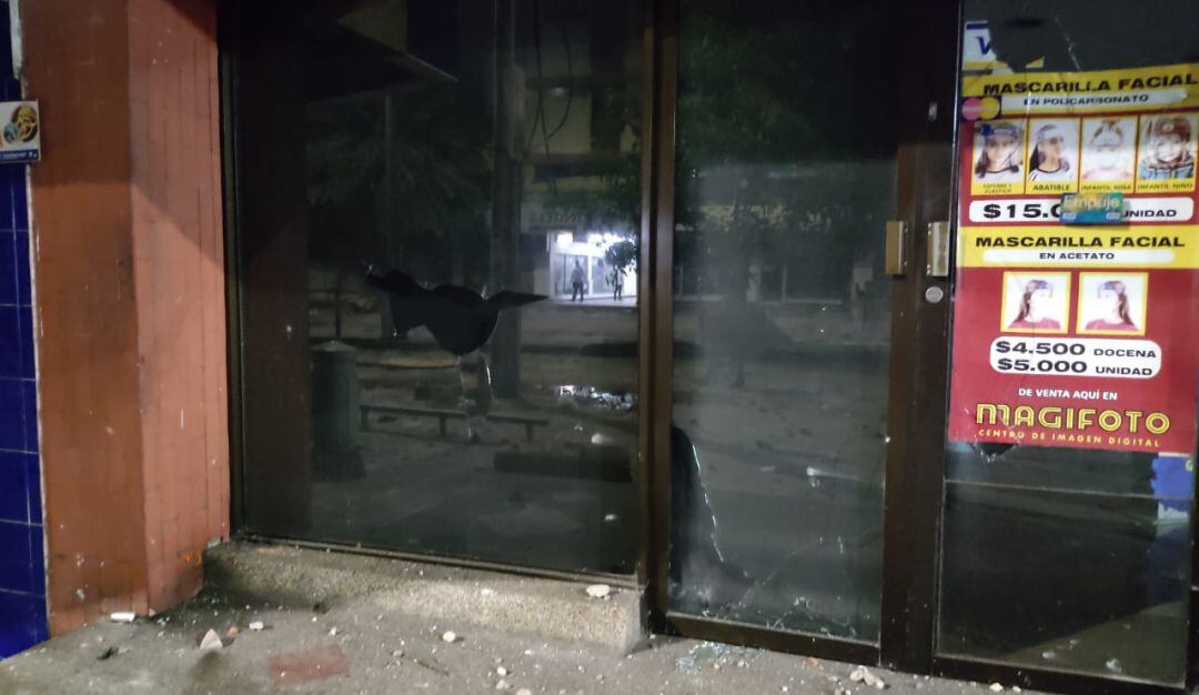 Vandalismo contra locales comerciales.