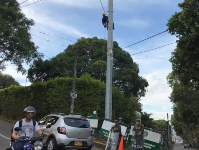 Instalación de antena de telefonía celular enfrentó a vecinos y policía