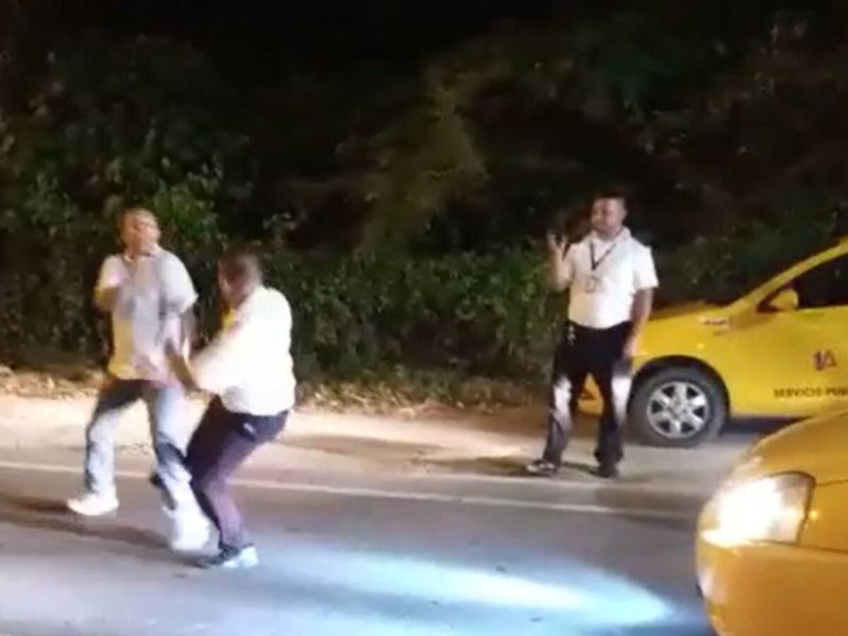 Taxistas en Santa Marta protagonizan 'ring de boxeo' callejero