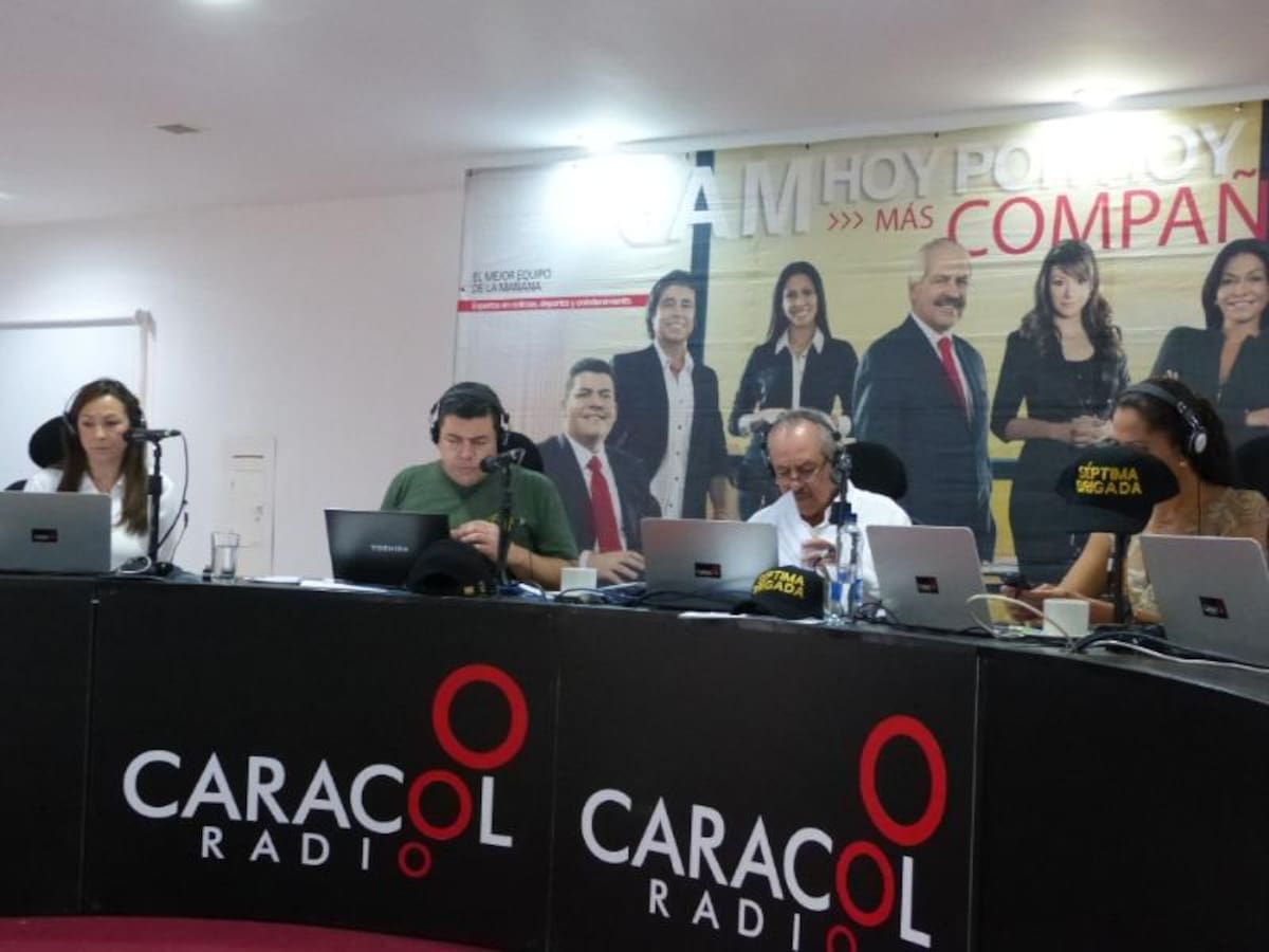 Darío Arizmendi y su equipo en la emisión del espacio de mayor audiencia de la radio en América Latina.