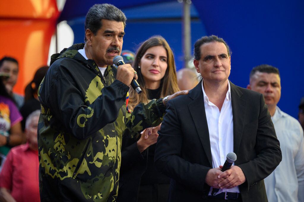 Nicolás Maduro y Álex Saab. I Foto: GABRIELA ORAA/AFP via Getty Images.