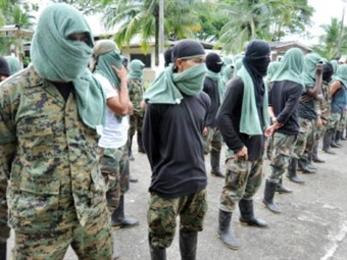 'Los Rastrojos' declaran objetivo militar a varios congresistas y sindicalistas