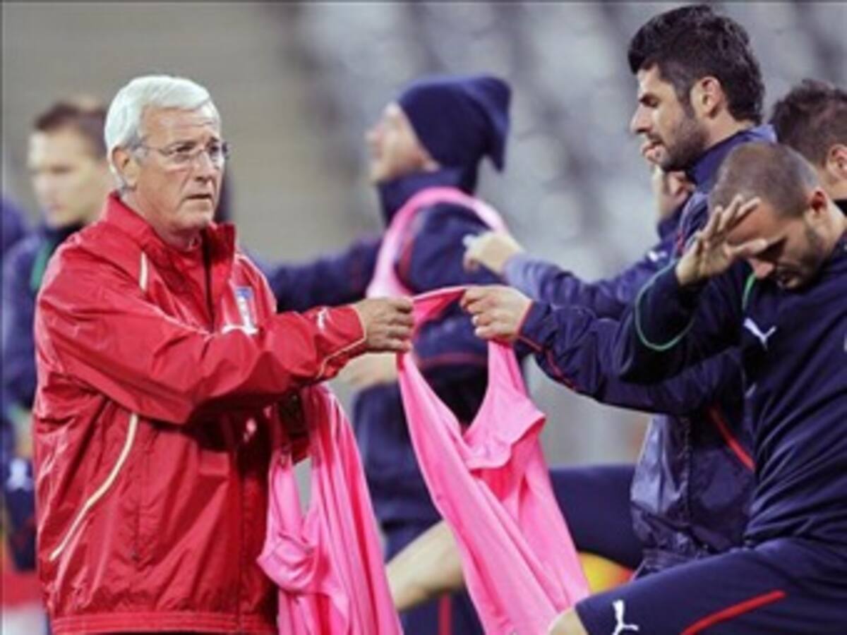 Italia afina detalles antes de su estreno ante Paraguay