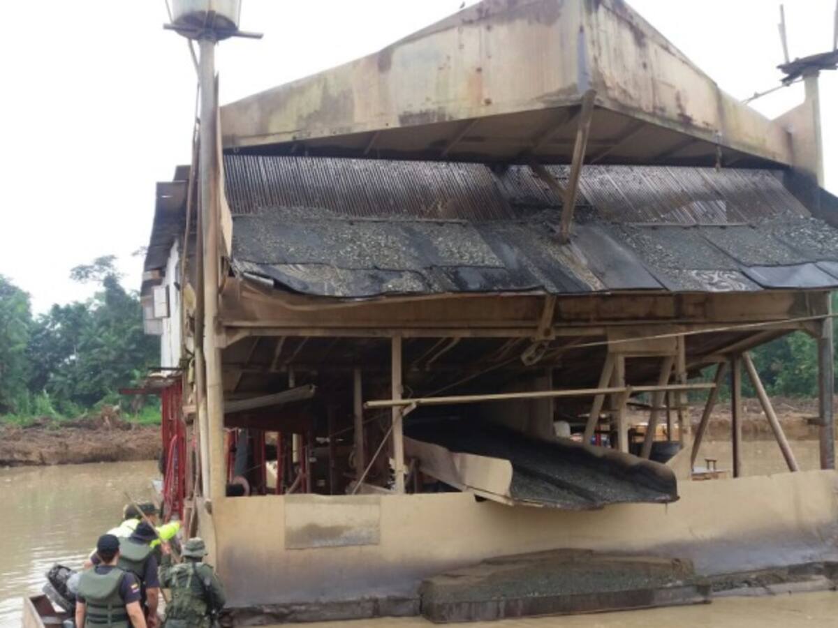 Las mujeres sí pueden hacer trabajos subterráneos en minas: Corte Constitucional