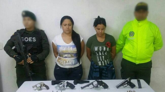 Dos mujeres fueron capturadas por alquiler de armas de fuego. Foto: Policía de Barranquilla