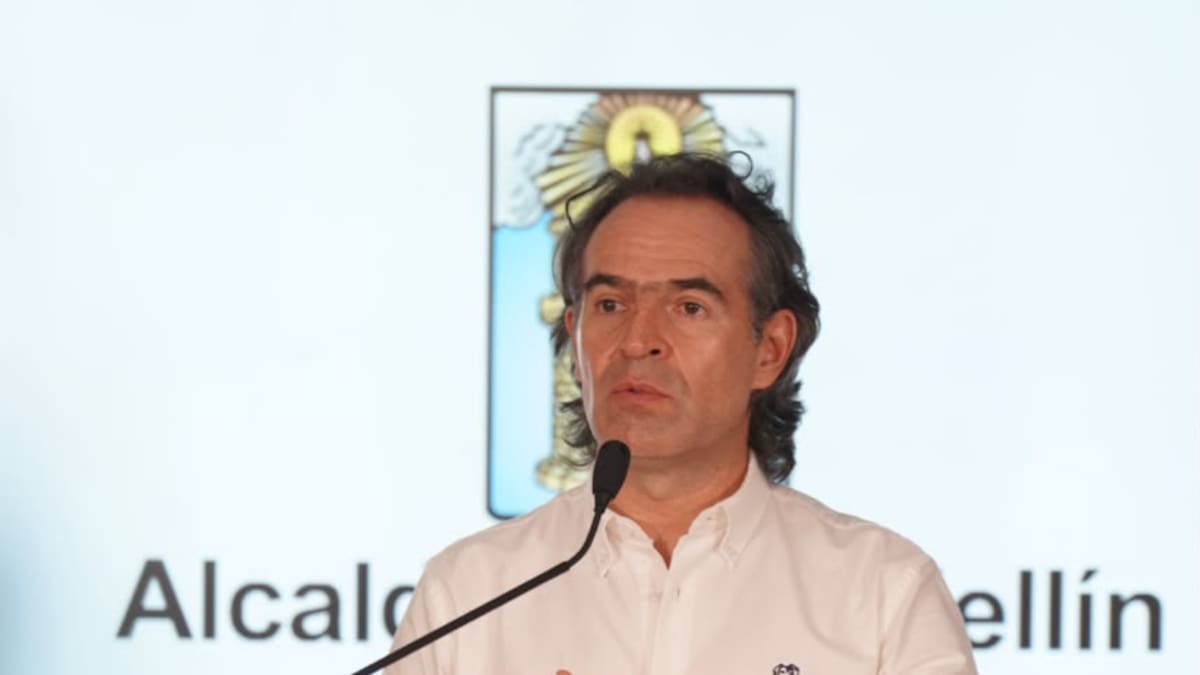 Un juez abrió incidente de desacato contra el alcalde de Medellín en el caso del libro del M-19
