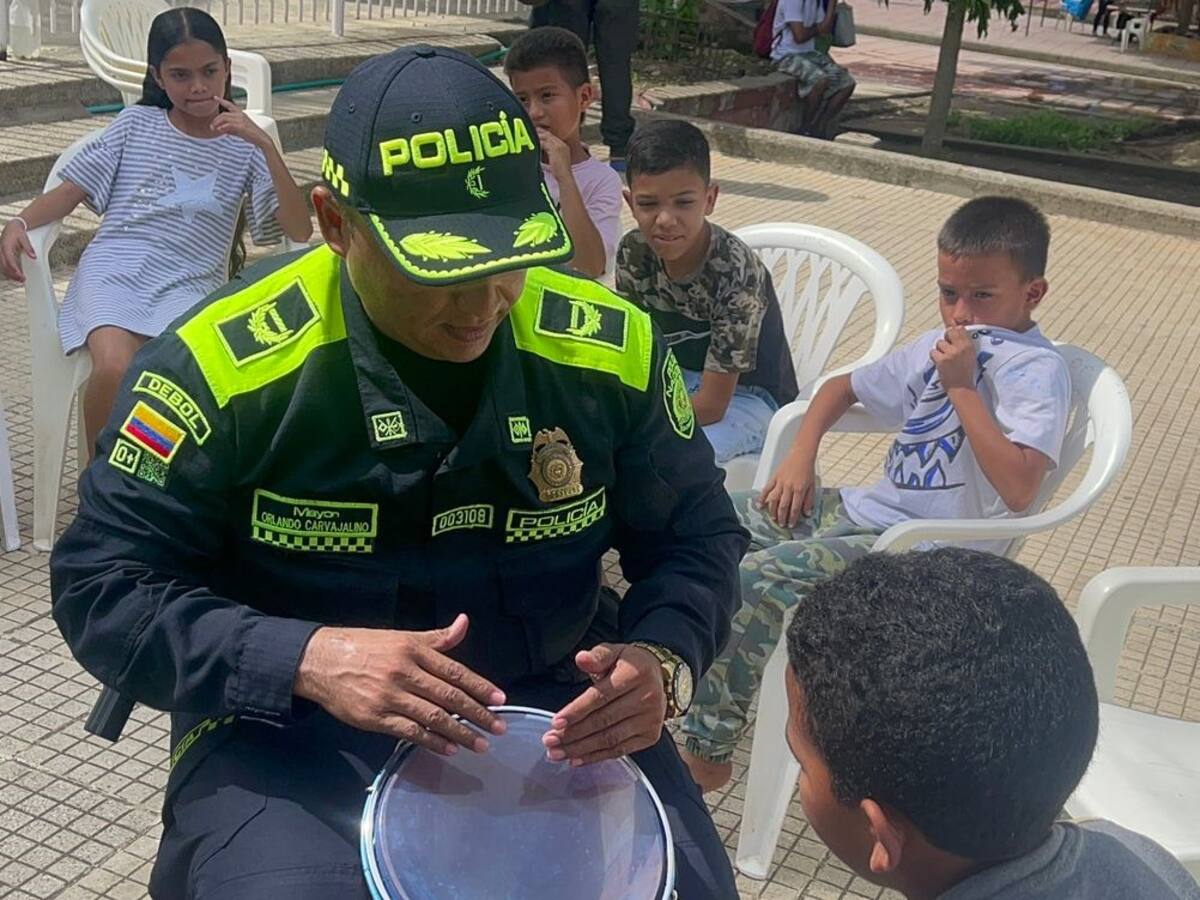 “Vacaciones con Ritmo”: Policía Nacional y su Sinfonía de Vallenato en Arjona, Bolívar