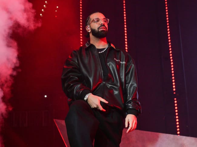 ATLANTA, GA - DECEMBER 9: Rapper Drake performs onstage during "Lil Baby & Friends Birthday Celebration Concert" at State Farm Arena on December 9, 2022 in Atlanta, Georgia. (Photo by Prince Williams/Wireimage)