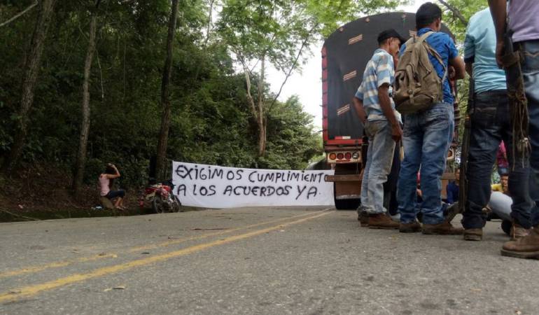 Campesinos en la vía Cúcuta- Ocaña