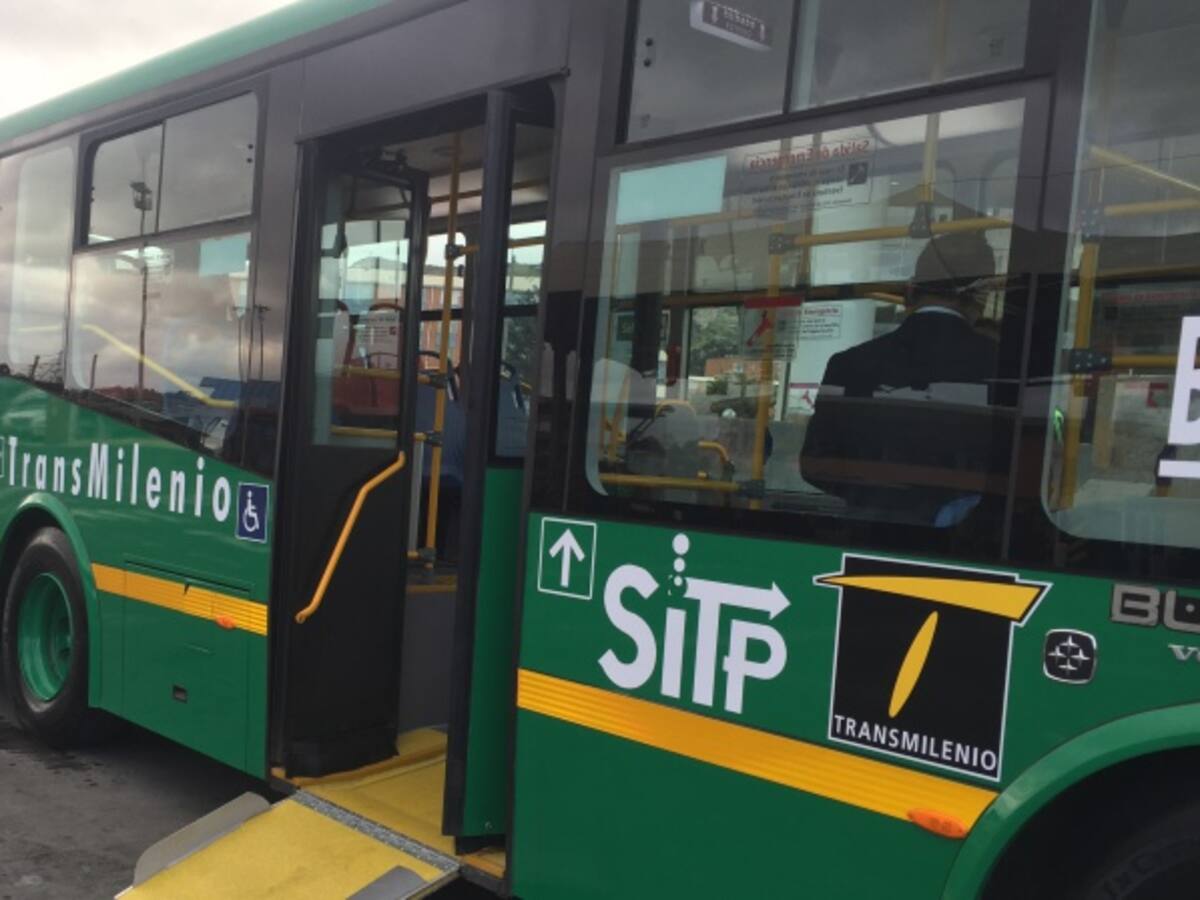 Entregan 106 nuevos buses alimentadores de Transmilenio para el sur de Bogotá