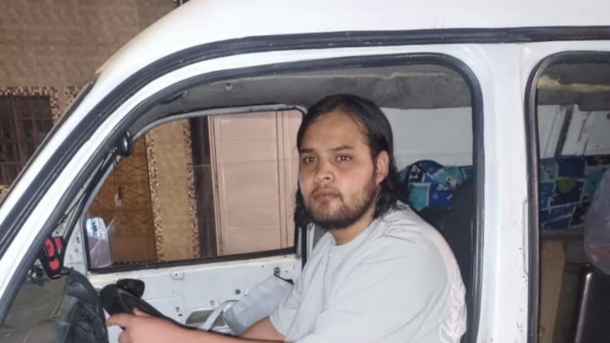 ¿Quién es el hombre que agredió a un policía en un CAI de Bogotá?
