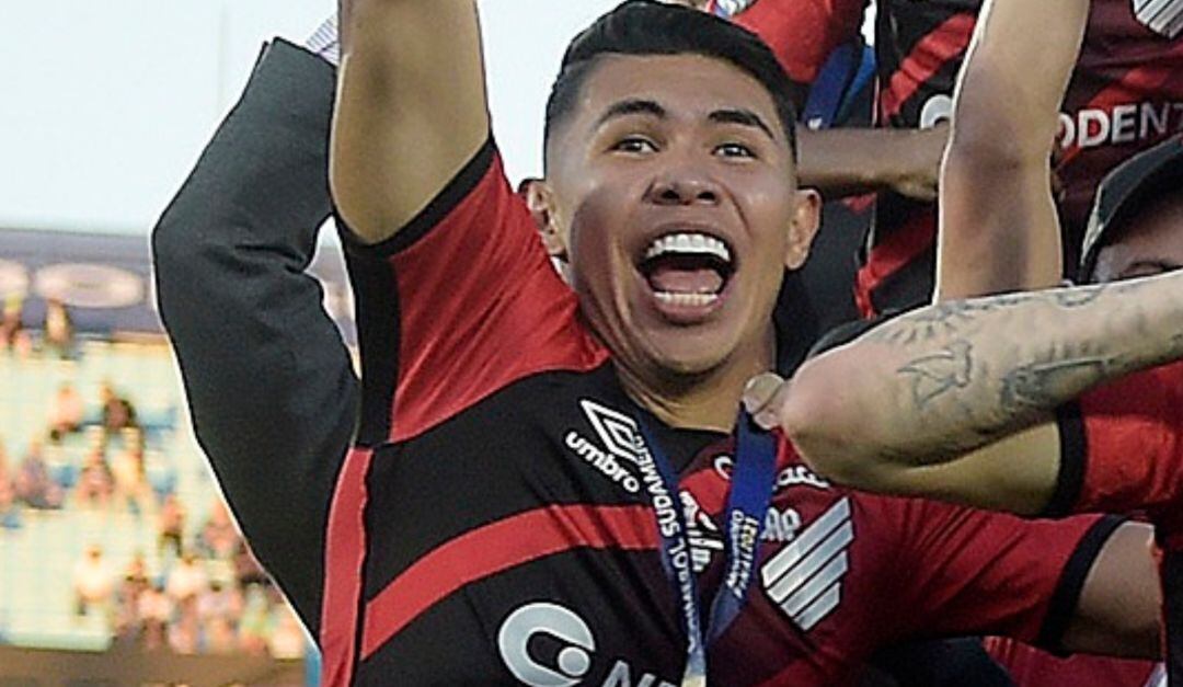 Nicolás Hernández campeón de la Copa Sudamericana con Athletico Paranaense (2021)