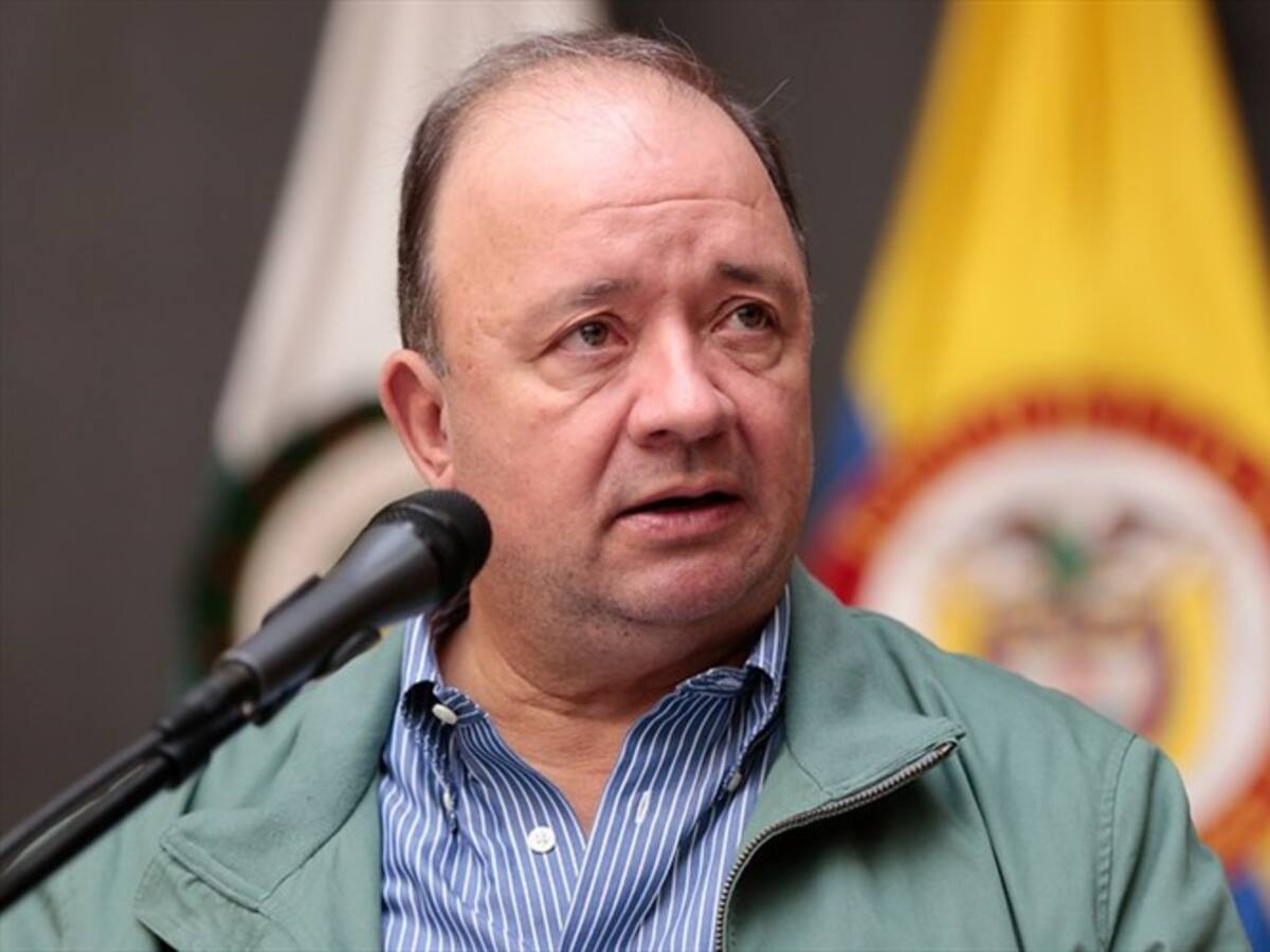Mezcla de mafia y política es algo que Colombia ya superó: Mindefensa